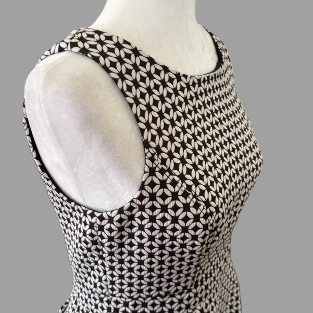 White House Black Market Black White Geometric Knit Dress Size 4 - Picture 10 of 12